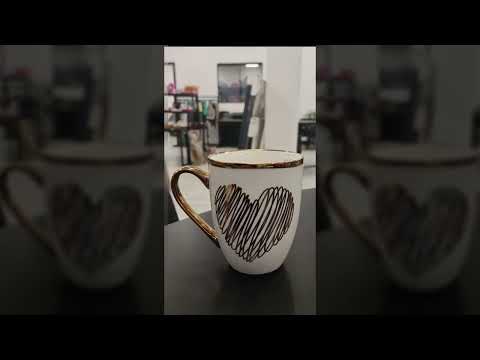 A Caneca de Porcelana Estampa Coração Rabiscado STR010, Caixa c/72 UN, colocar no carrinho somente múltiplos da caixa.