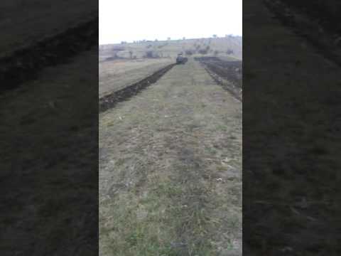 Tractor la arat-dumasca