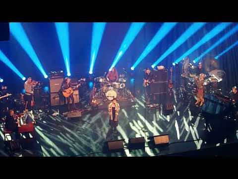 Hlustaðu á Regnið Trúbrot/Vintage Caravan