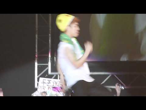 [FANCAM] 120303 VIU Doojoon Dance Cut - Beast Beautiful Show in Singapore