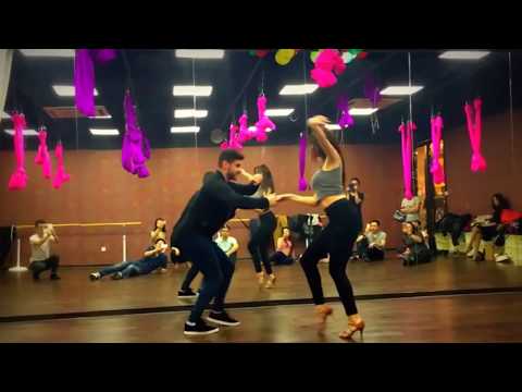 Luis y Andrea bailan Unión Eterna (Bachata Dance)