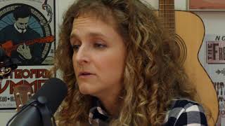 Béla Fleck & Abigail Washburn - "My Home's Across The Blue Ridge Mountains" | Fretboard Journal