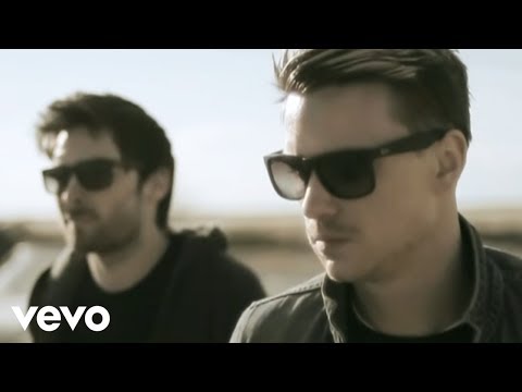 You Me At Six - No One Does It Better (Official Video)