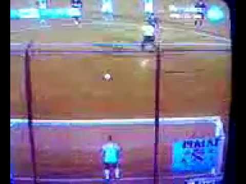 penal atajado por campestrini  a Lanus