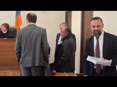 Միքայել սրբազանի տրամադրությունը բարձր է. Ծափերի ներքո հեռացավ