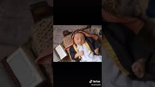 Download lagu Bayi laki laki lucu mp3 Download lagu Bayi laki laki lucu mp3