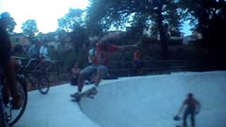 preview picture of video 'William Pinguim divinópolis skate mg'