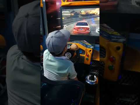 Navoiy "Yangi hayot"da mashina boshqarish o'yini