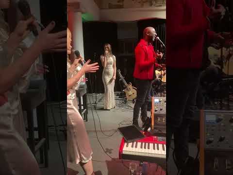 Velvet Vox & Dwight Dissels 'Bridge Over Troubled Water' Live (2020)