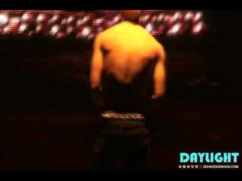 [FANCAM] #81 Dongwoon topless #3 @ Welcome Back to BEAST Airline 110218-19