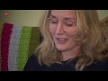 Schrijfster Eva Vriend uit Emmeloord leest voor in virustijd