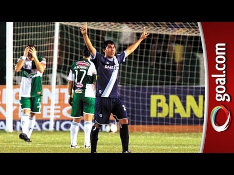 Super goal from distance! Bolivar's Miranda scores a screamer