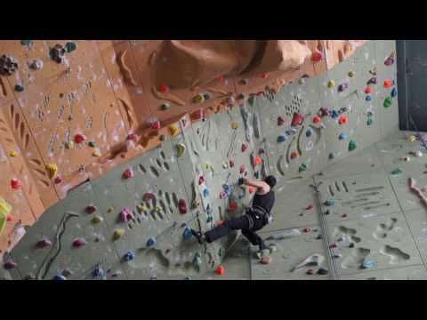 ÜBERHANG KLETTERN - Blau 6b