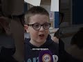 'Je vraagt heel lief, heeft u een lege fles?' ?? | Shorts