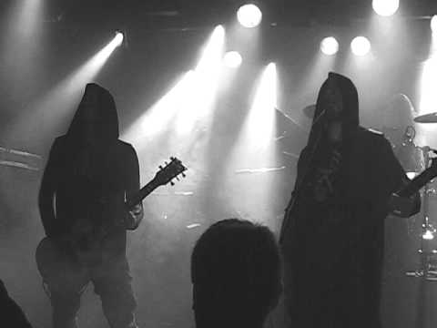 Entartung - Flucht in die Finsternis (Veneration of the Dead 2015)