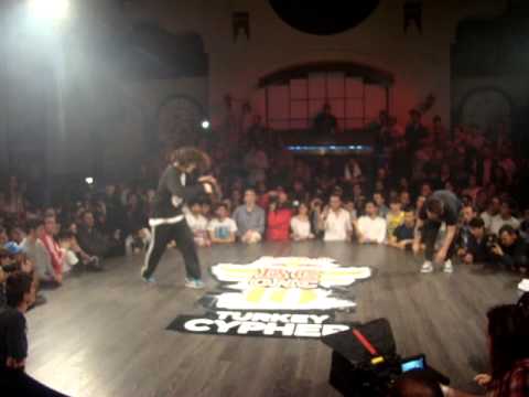 Red Bull Bc One Cypher Turkey 2013 | Lil Fox vs Ahmedo