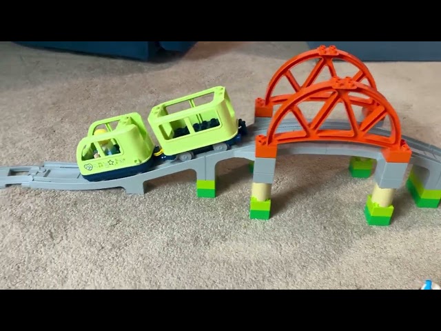 Vídeo relacionado con LEGO Duplo Interactive Adventure Train + Train Bridge and Tracks Expansion Set Educational Toddler Learning Toy 10427 + 10426