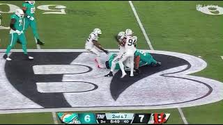 ドルフィンズ、トゥア・タゴバイロア(Tua Tagovailoa)がバックドロップで脳震とう [2022 Week04]