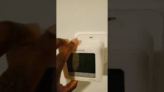 Honeywell thermostat battery change