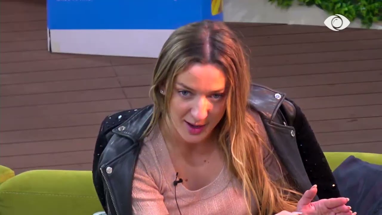 Ishe ti që u afrove me mua/ Mateo bisedon me Juelën, banorja: Kemi ardhur tek…