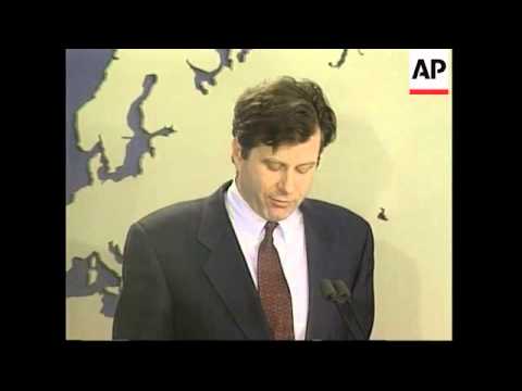 USA: IMMIGRATION OFFICIALS MEET ELIAN GONZALEZ'S FATHER