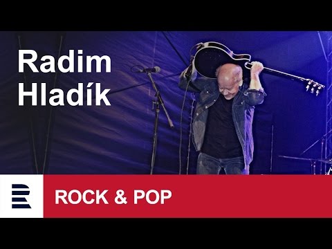 Radim Hladík ve skladbě „Má hra“ na jedinečném koncertě Blue Effectu s Big Bandem Gustava Broma