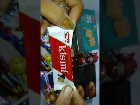 Parle kiss me toffee💋💋🍬 #shorts #kissme #parle #tofee #yummyshorts #shortvideo #candy #chocolate