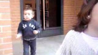 Jugando en el patio a camareros
