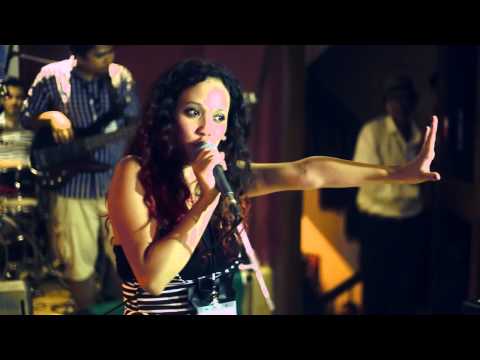 We all Believe in Love ( Live )