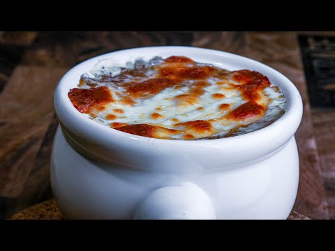 EASY French Onion Soup Recipe (with croutons)