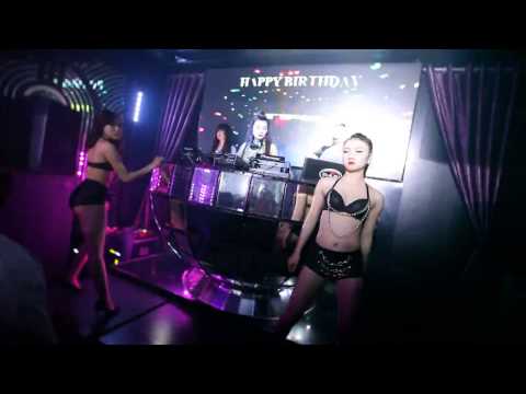 [LIVE] Cởi bỏ hết ra đi - DJ Hoài Anh ft. Young Uno tại Arena Club.Hà Nôi ( 14/02/2014 )