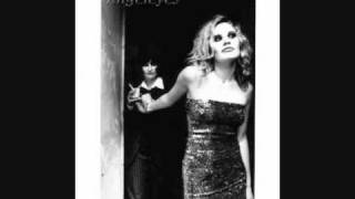 Alisha&#39;s Attic - Flaws