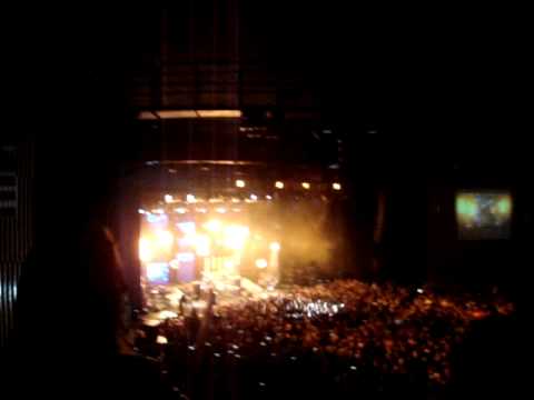 NX Zero e Eric Silver.  A melhor parte de mim - 14 de maio de 2011 no Via Funchal.