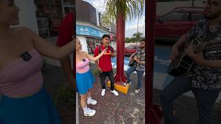 ¿Me encontré Eduin Caz en un OXXO?