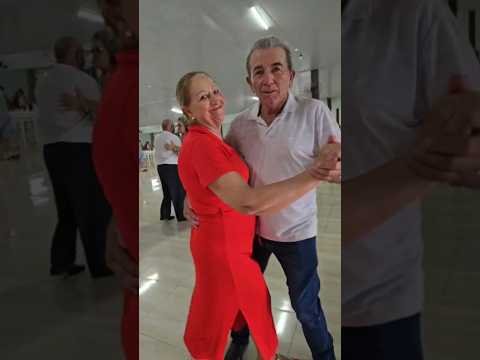 no clube da cidade Sul em Dois Vizinhos no Paraná.Brasil #shotrs #baile #dancarinos #dança #dance