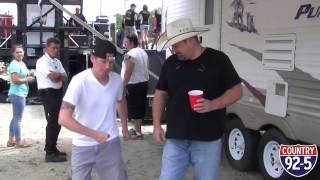 Chris Cagle gives dancing lesson