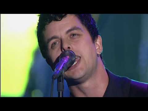 Green Day perform "Blitzkrieg Bop" at the 2002 Rock & Roll Hall of Fame Induction Ceremony