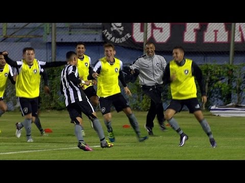 Melhores Momentos - Botafogo 2 x 1 Atlético-PR - Brasileirão 2016