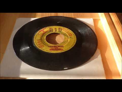 VIC  BROWN   COMBO  ROBERT E LEE   LABEL  RIO  7