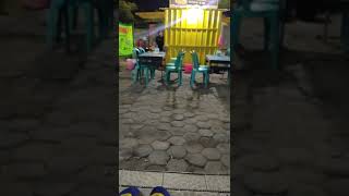 Download lagu story wa makan ayam penyet di pinggir jalanan mp3