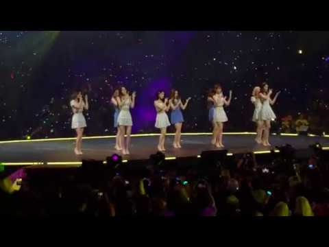 [KCON LA 2019] LOVE RUMPUMPUM + LOVE BOMB (Remix) - fromis_9 Fancam 190818
