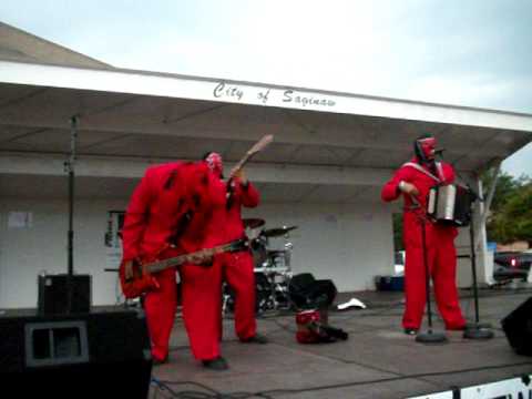 Los Enmascarados  in Saginaw Michigan