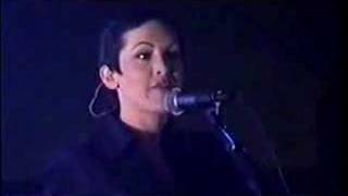 The Go-Go&#39;s - Our Lips Are Sealed (Live 2001)