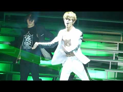 110910 Shinee World Concert SG- Minho Solo 2 (OMG)