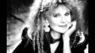 Becky Hobbs -- Jones On The Jukebox