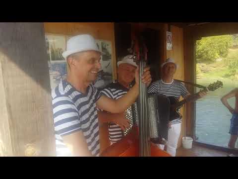 Drinski splavari i 51 godina kućice.