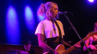 The Regrettes &quot;Hey Now&quot; - Schubas Tavern Chicago 8/4/2018