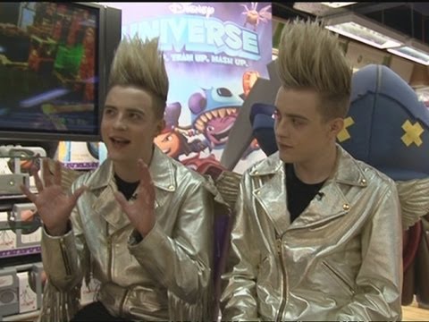 Kelly Rowland loves Jedward's bottoms