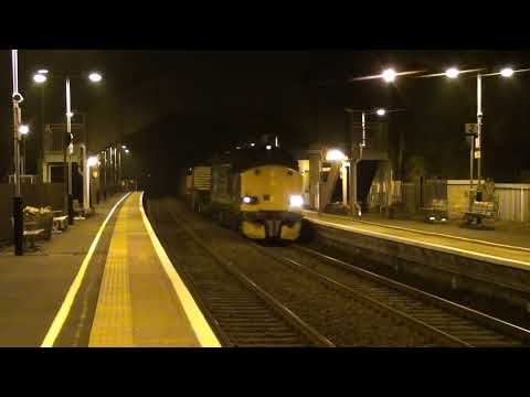 37608 & 37218 on the 6M98 Nuclear flasks run through Lenzie station