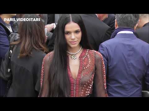 VIDEO Bruna MARQUEZINE attends Paris Fashion Week 24 september 2019 show Dior